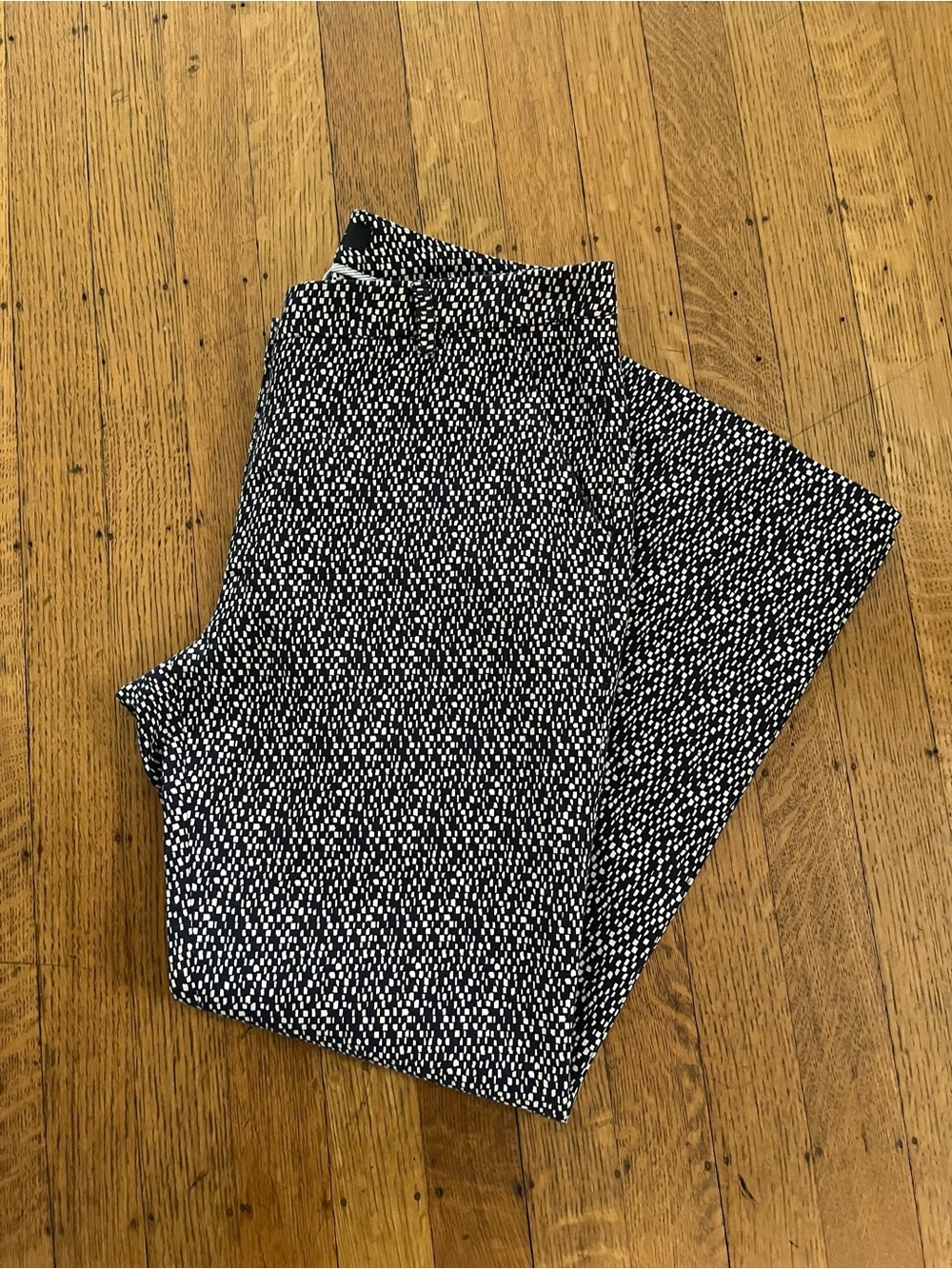 MaxMara Black & White Dotted Capris